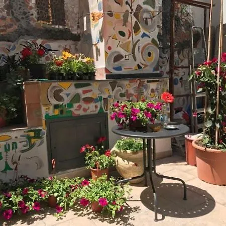 Hostel In City-In Katania